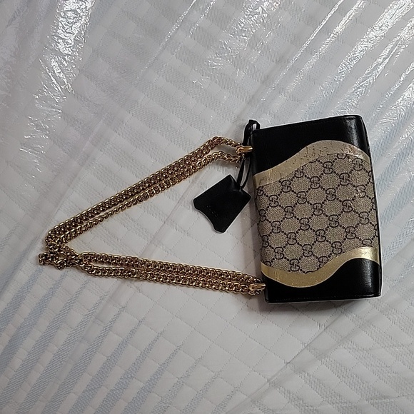 GUCCI Tricolor GG Supreme Canvas And Leather Medium Padlock Shoulder Bag - Picture 9 of 16